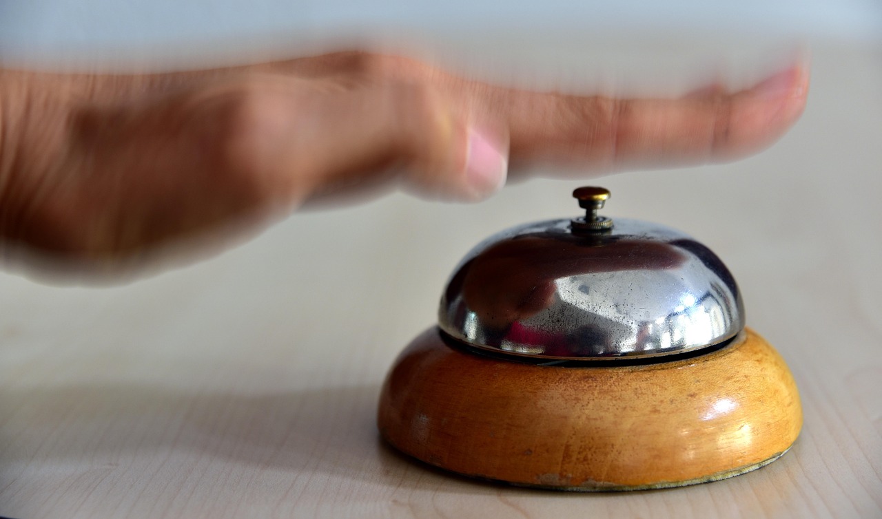 bell, hotel, call, ring, hurry, wish, report, noisy, please, hand, move, old, bell, bell, bell, bell, bell, hotel, hotel, hurry, hurry, report, report, report, please, please